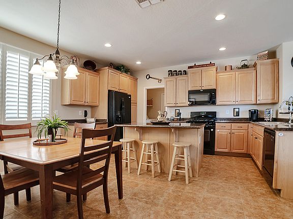 3rd image of 18030 W Sunnyslope Ln