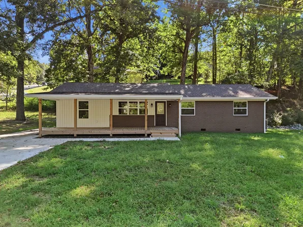 2204 Glengerrie Dr, Soddy Daisy, TN 37379