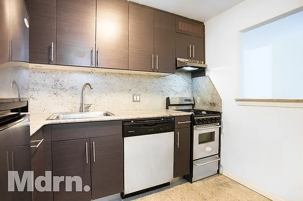 Rented by Mdrn Residential | media 26