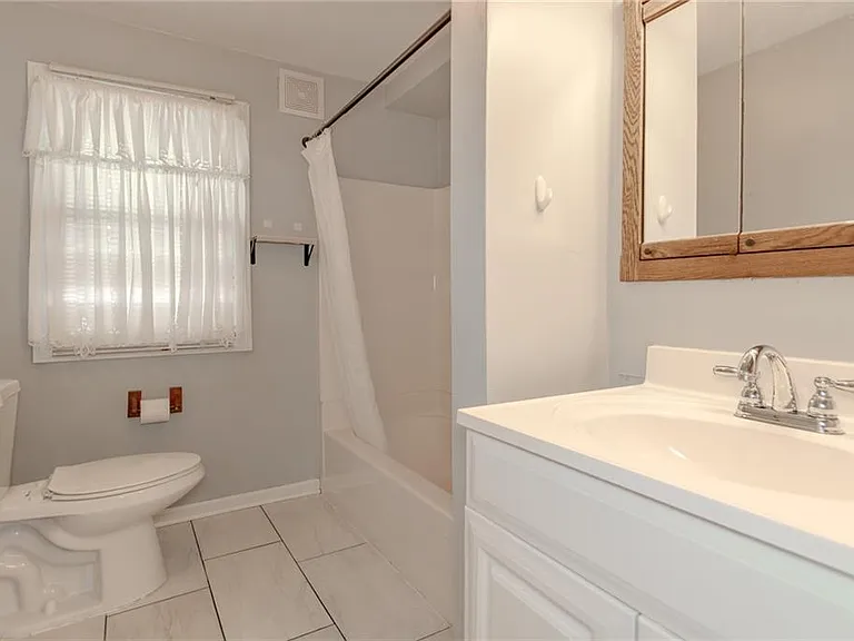 1752 Brainard Rd — Photo 17