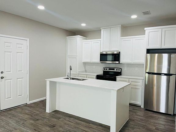 3rd image of 1300 Sucre Dr APT 2