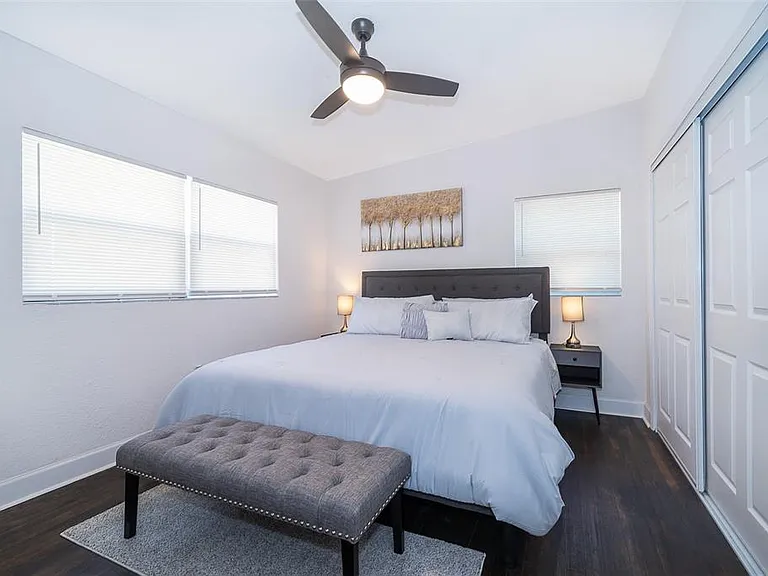 5815 Wolf Rd — Photo 20