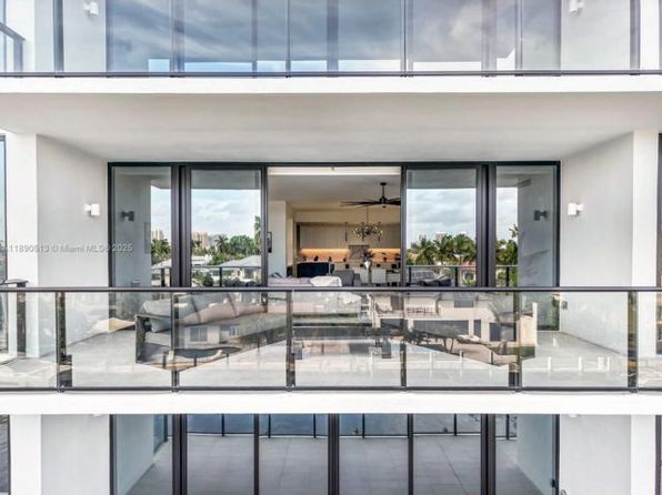 160 Isle Of Venice Dr #402