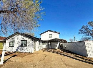 609 S Drake St, Perryton, TX 79070