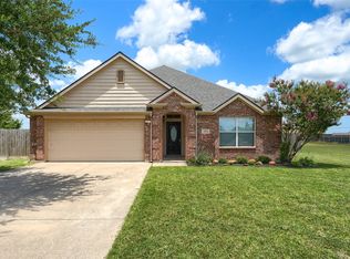 2001 Wild Turkey Dr, Midlothian, TX 76065