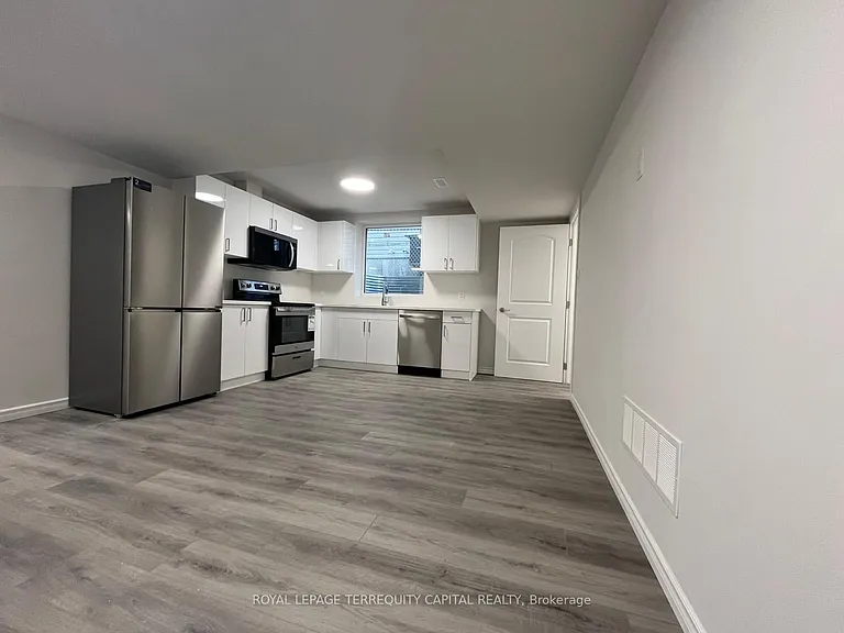1416 Maple Rd #2 — Photo 3