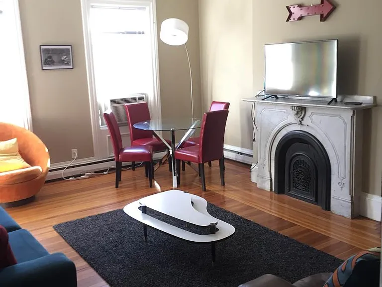 184 Bowen St #2 — Photo 2