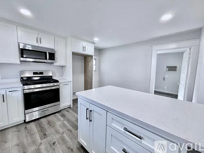 718 Raleigh St — Photo 5