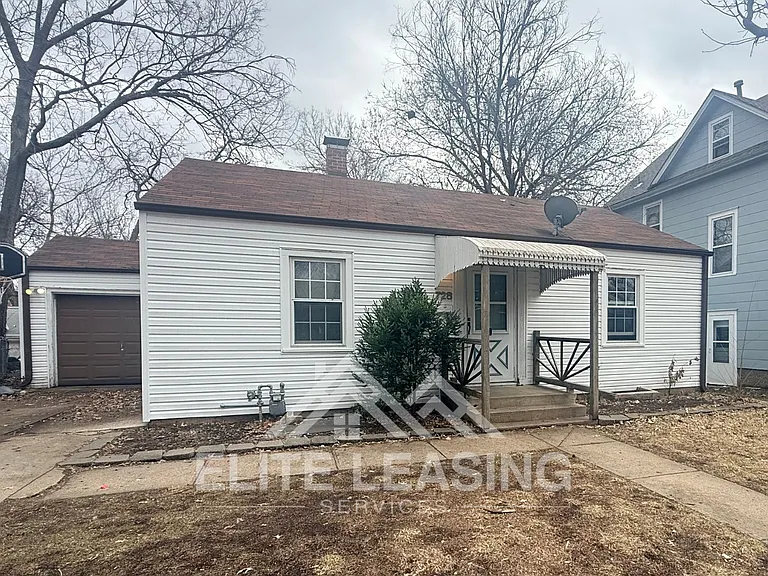 728 SW Lindenwood Ave — Photo 1