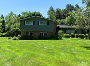 1231 Rugby Cir, Bloomfield Hills, MI 48302