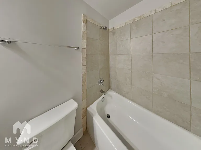 10170 Benton Woods Dr — Photo 18
