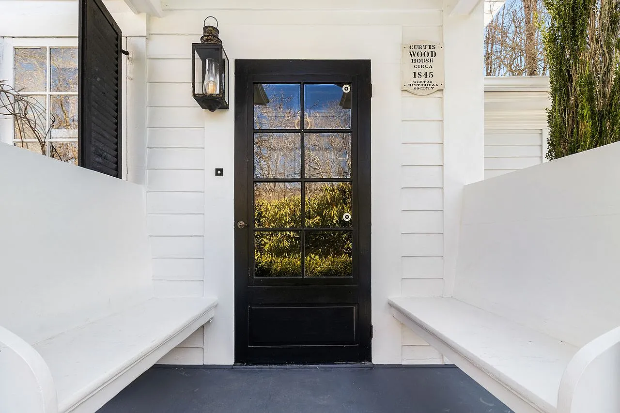 4 bed, 4.5 bath, 3100 sqft, $8,500 — Photo 4