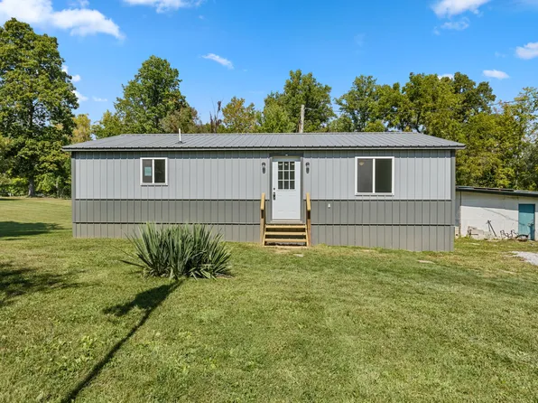 5035 Lakeside Dr, Cloverdale, IN 46120