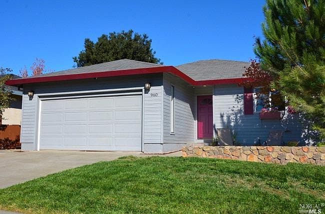 1st image of 960 Foxboro Dr