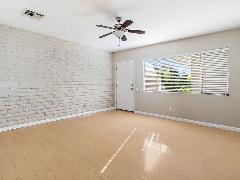 74210 Candlewood St #3 — Photo 10