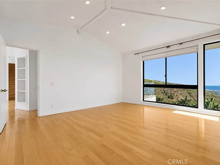 1326 Skyline Dr — Photo 37