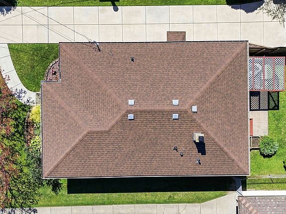 3rd image of 232 Raymond Ave