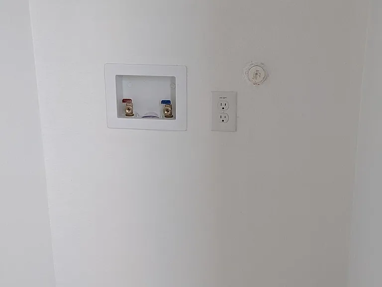 1508 Silver Oak Ln — Photo 10