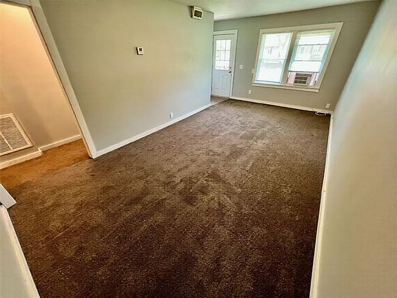 5th image of 111 S Annie St