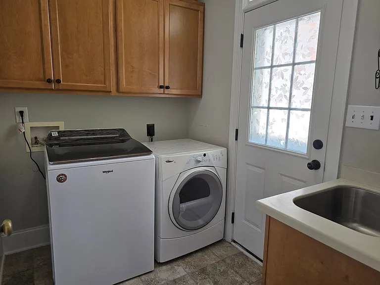 3653 Pleasants Ridge Dr — Photo 18