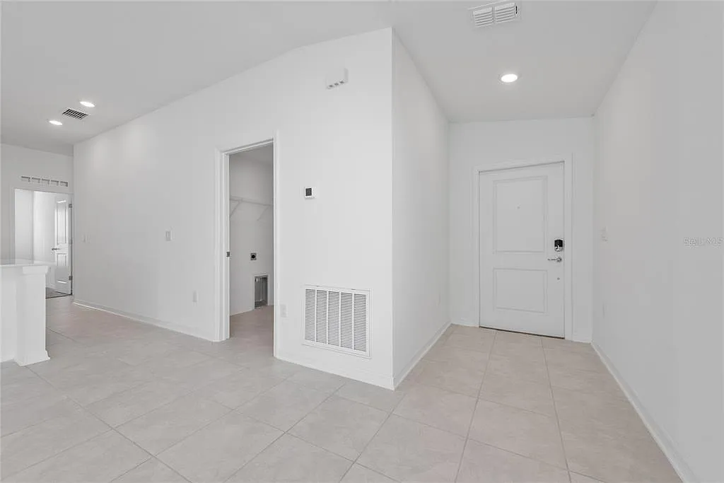 4 bed, 2.0 bath, 1841 sqft, $2,000 — Photo 3