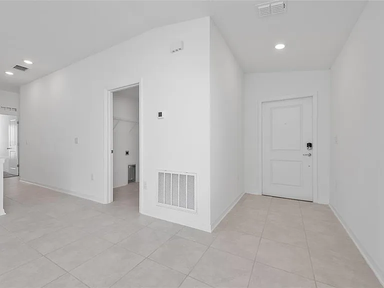 338 Rustic Rail Dr — Photo 3