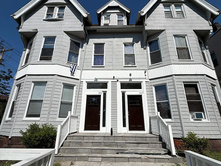 367 Howard Ave #1L — Photo 1