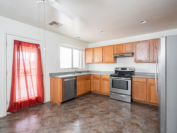 5th image of 25147 W Park Ave