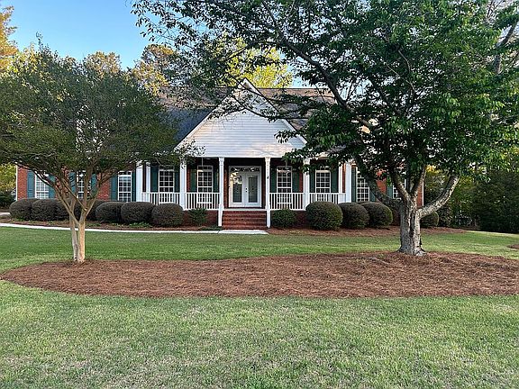 2nd image of 1253 Oakwood Pl