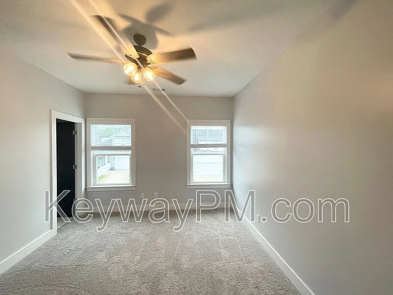 2217 Laurens St — Photo 14