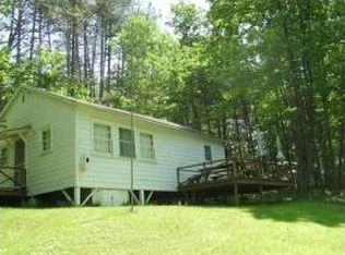 5222 Quaker Lake Rd, Brackney, PA 18812