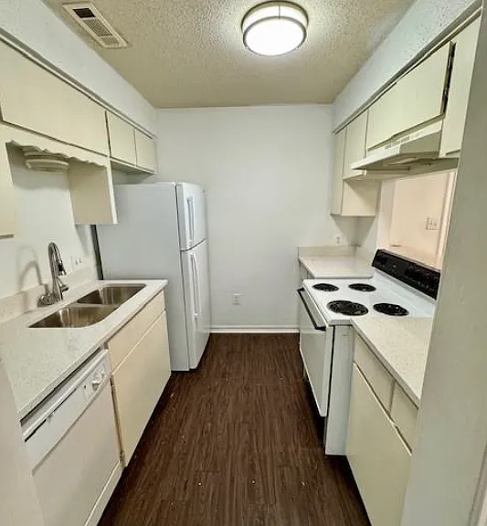 280 S Hill Ave #C-102 — Photo 7