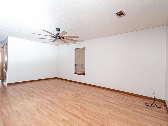 2nd image of 700 W 5th St