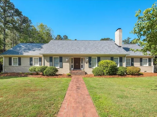 905 W Pope St, Dunn, NC 28334