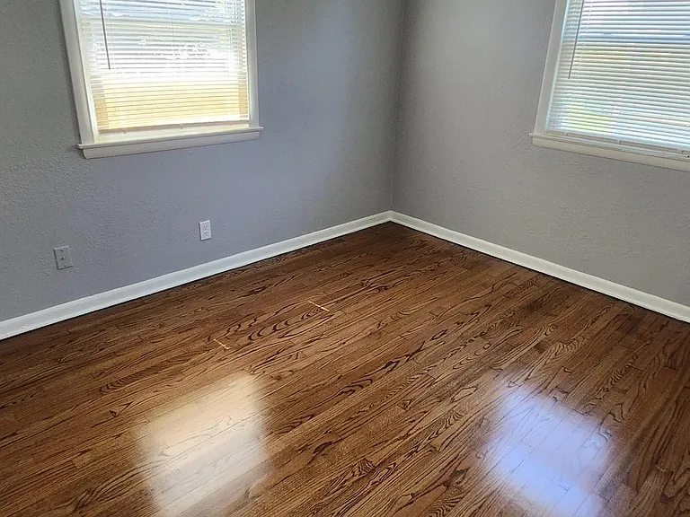 7815 W Villard Ave — Photo 8