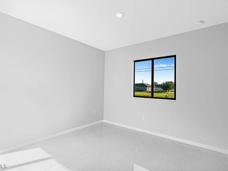 3340 NE 19th Ave — Photo 9