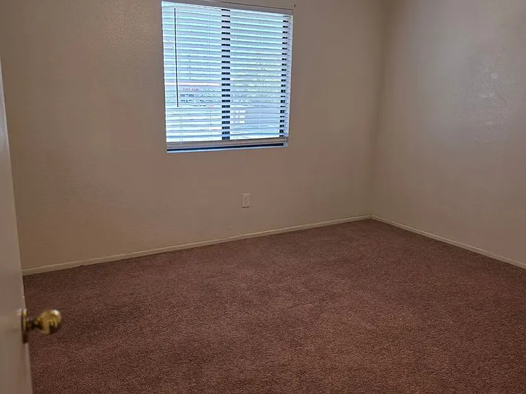 8110 Laborough Dr — Photo 12