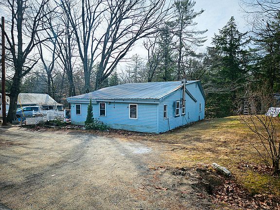 4th image of 922 Weld Road