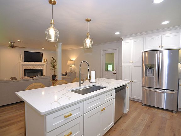 4th image of 6626 Prince Edward Pl