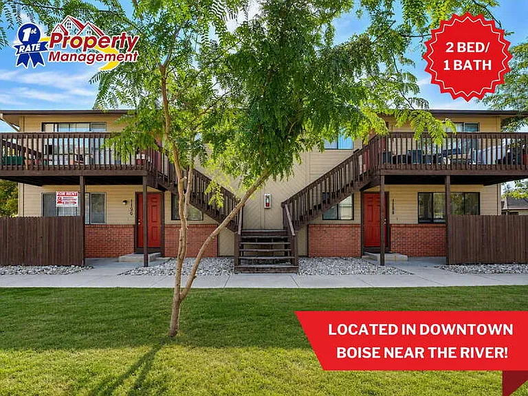 1184 W Lee St — Photo 1