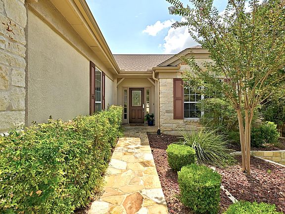 3rd image of 314 Fieldstone Dr