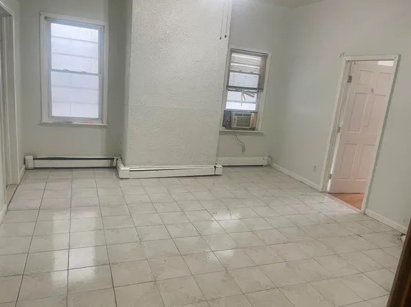 200 Hutton Street image 4 of 5