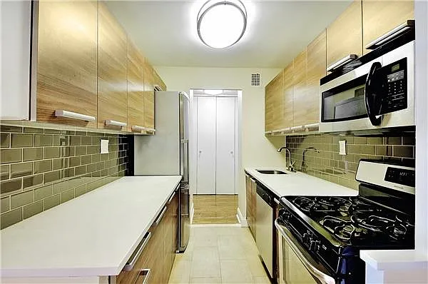 1641 3rd Ave #11G — Photo 2