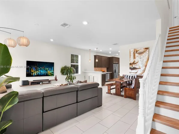 4920 Eucalyptus Dr Unit 4, Hollywood, FL 33021