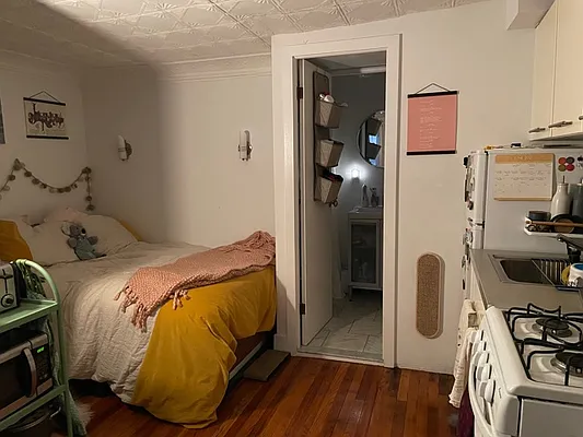 Rented by Douglas Elliman | media 10