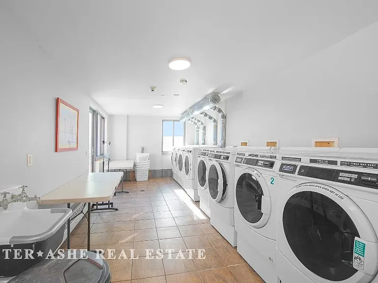2205 3rd Ave #8D — Photo 9
