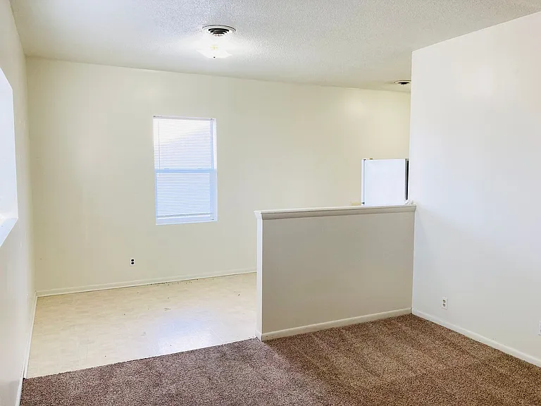 215 E Grandview Dr #2 — Photo 3