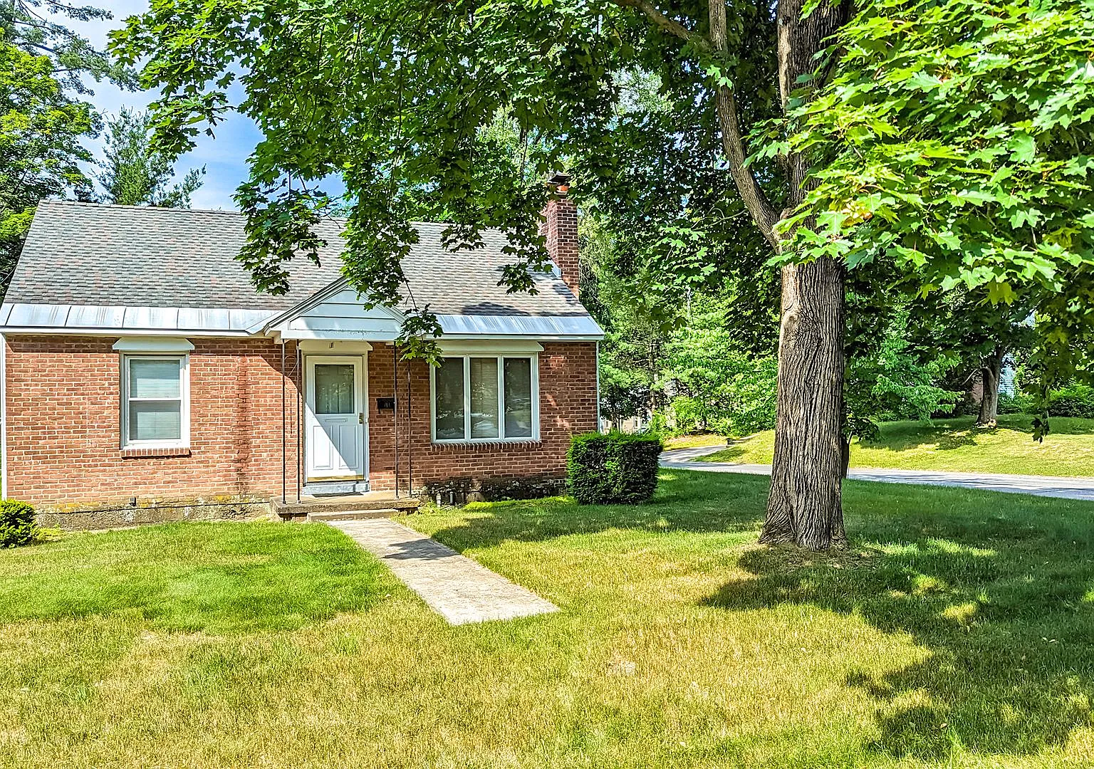 3 BD 1.5 BA Guilderland Schools — Photo 1