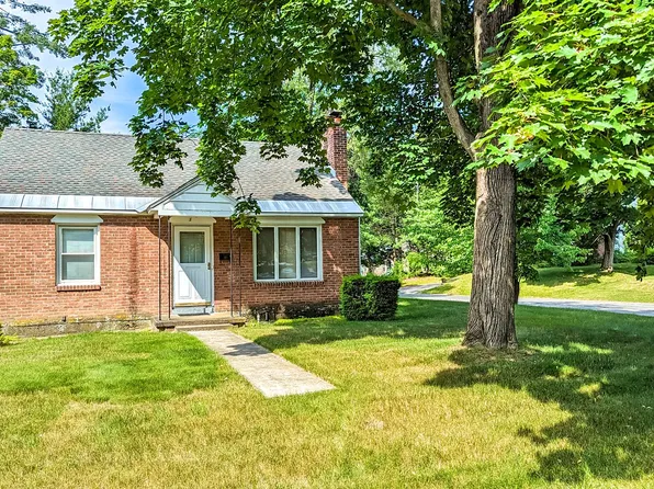 1 Dresden Ct, Albany, NY 12203