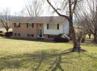 104 Pebbles Ln, Blairsville, PA 15717